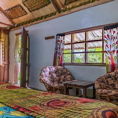 Kalitusi Nature Resort Fort Portal Exteriör bild